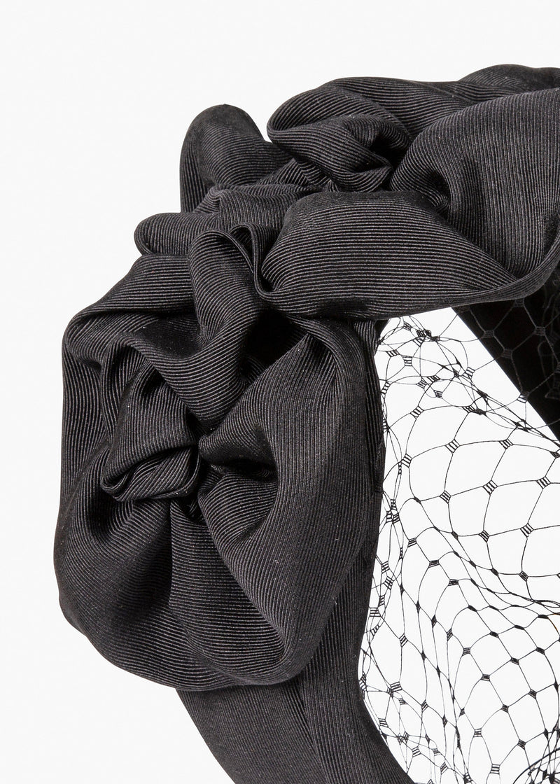 TRIPLE ROSETTE WITH VEIL IN BLACK-Fashionslee