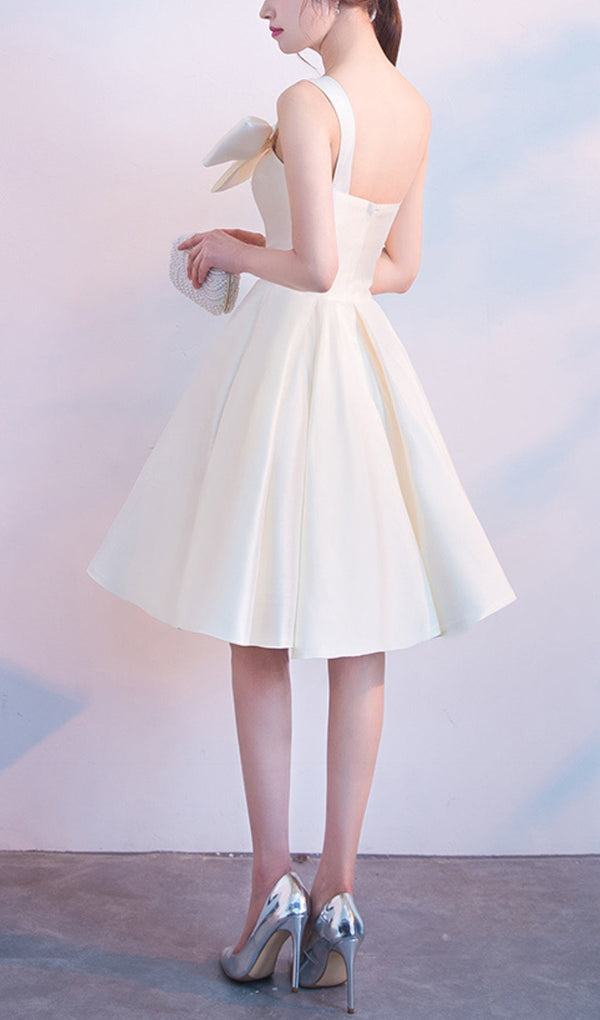 ASTERA WHITE STRAPLESS BOW MINI DRESS-Fashionslee