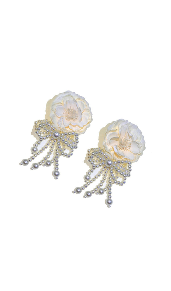 ANNICK WHITE FLOWER PETALS ACRYLIC EARRINGS-Fashionslee
