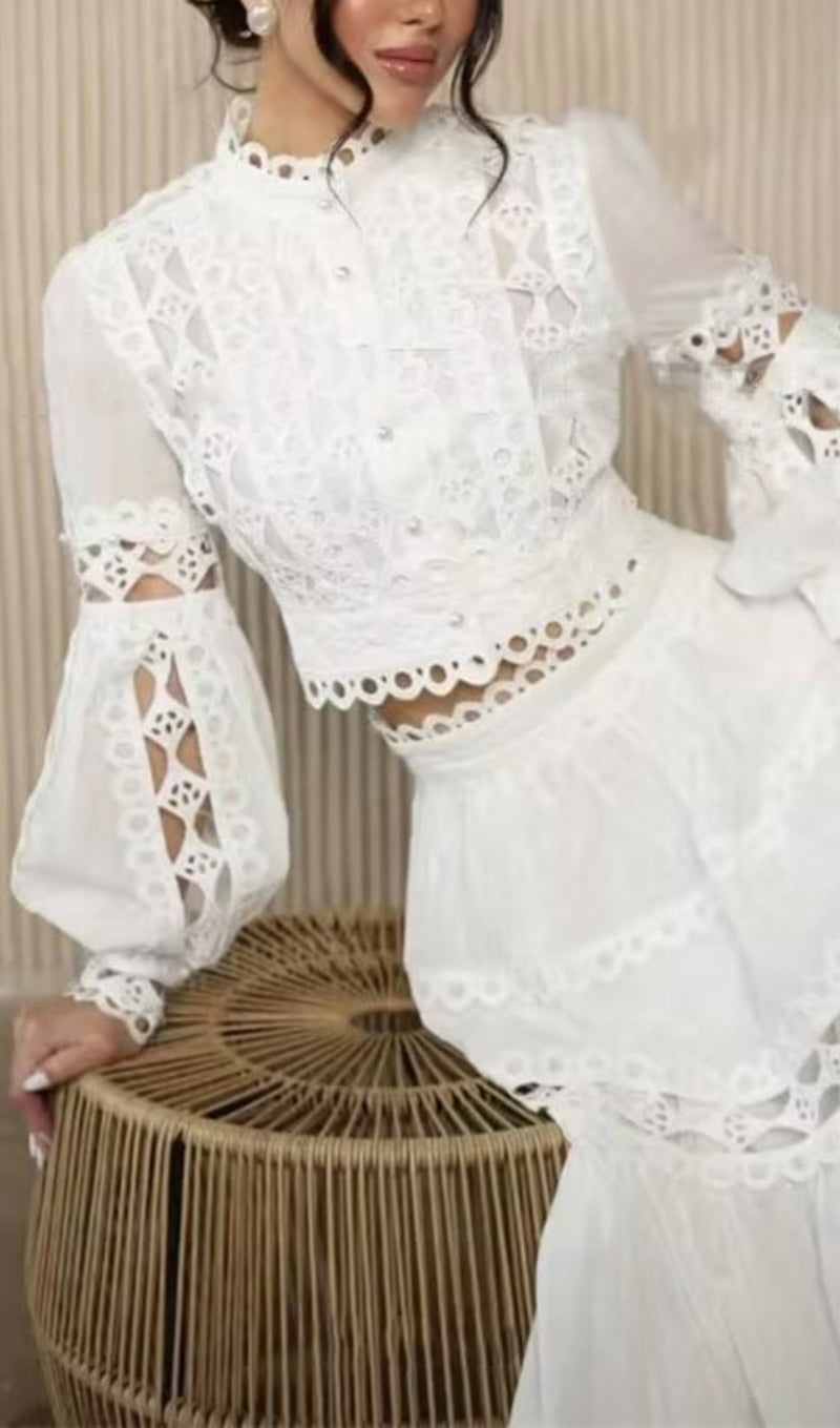 LONG PUFF SLEEVES FLARED TIERED MAXI DRESS IN WHITE-Fashionslee
