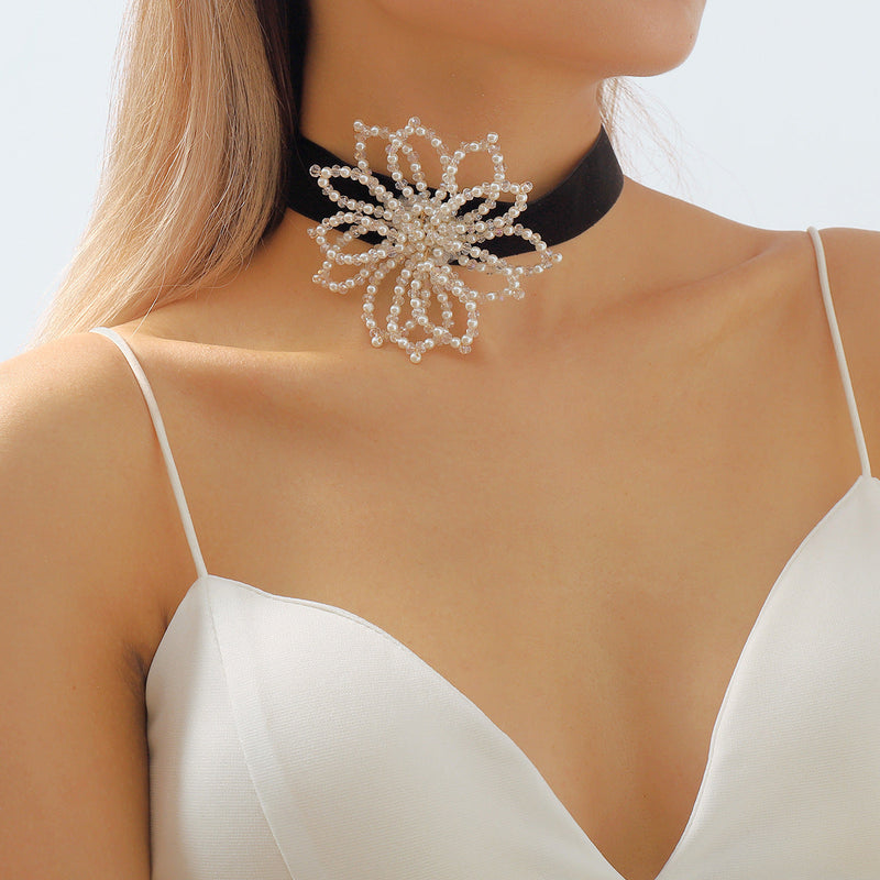 EXAGGERATED PEARL FLORAL CHOKER-Fashionslee